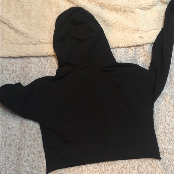 DEFEND Paris crop hoodie - Picture 4 of 4